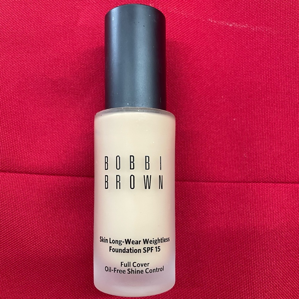 Bobbi Brown
Skin Long-Wear Weightless Liquid Foundation w/ Broad Spectrum SPF 15